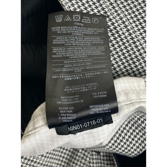 Volcom Black and White Houndstooth Zipper Mini Skirt, Size Medium - Picture 8 of 9